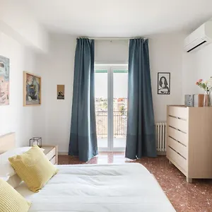 Amoretti Apartment, 6 Persone, 3 Camere, 2 Bagni, Balcone, Wi-fi, Metro B Monti Tiburtini Apartament